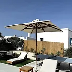 Apartmán Minimal Grey Pool-front In