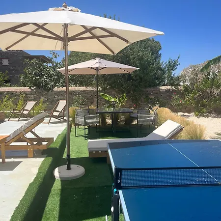 Minimal Grey Pool-front In Διαμέρισμα Πάρος