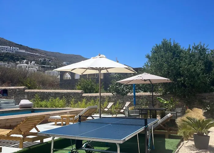 Διαμέρισμα Minimal Grey Pool-front In