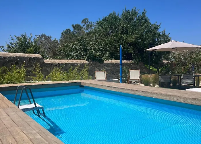 Διαμέρισμα Minimal Grey Pool-front In *